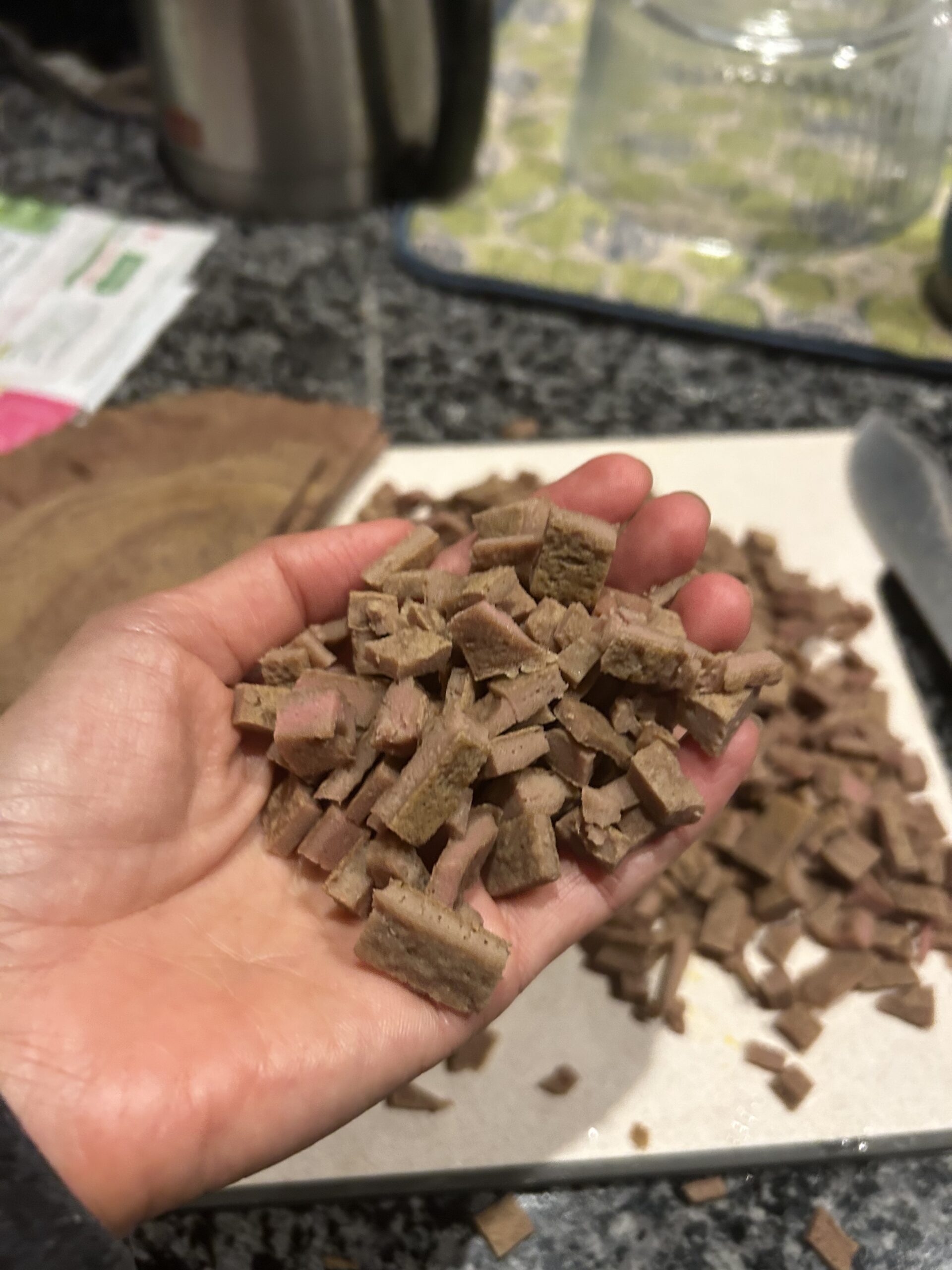 犬のトレーニングにおすすめ！ドッグトレーナーが作る一番シンプルなレバーケーキ