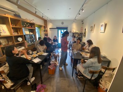 犬カフェとカウンセリングとドッグヨガ　主催イベント　楽しいよ